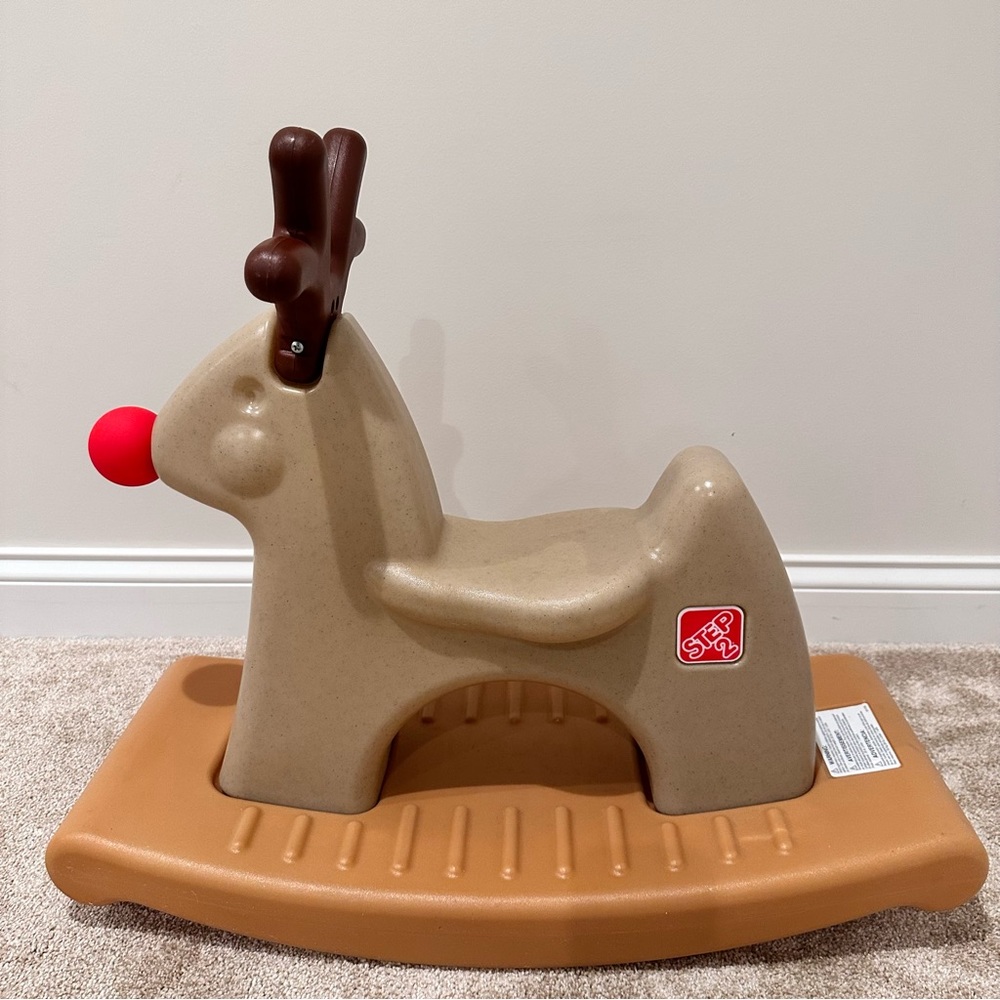 Step2 Rudolph The Rocking Reindeer Toy - Picture 5 of 11